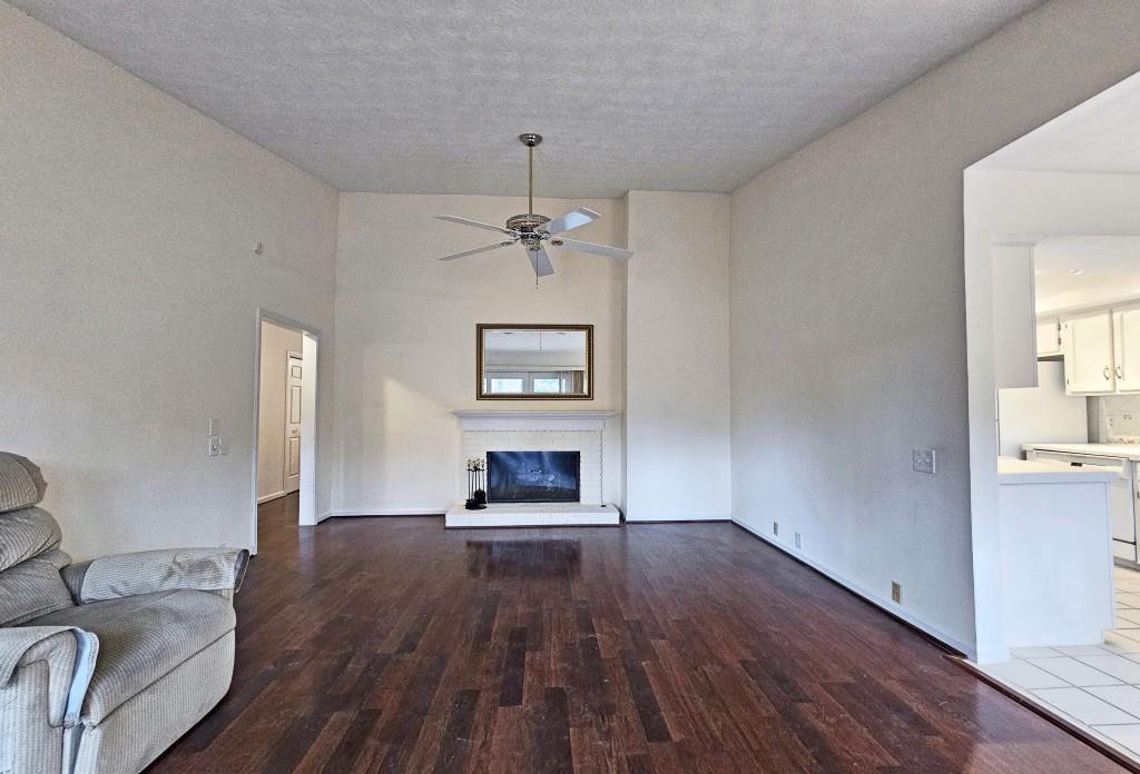 1001 Dunwoody Chace Unit 1001, Sandy Springs, Georgia 30328, 3 Bedrooms Bedrooms, ,3 BathroomsBathrooms,Residential,Sold,1001 Dunwoody Chace Unit 1001,7347348