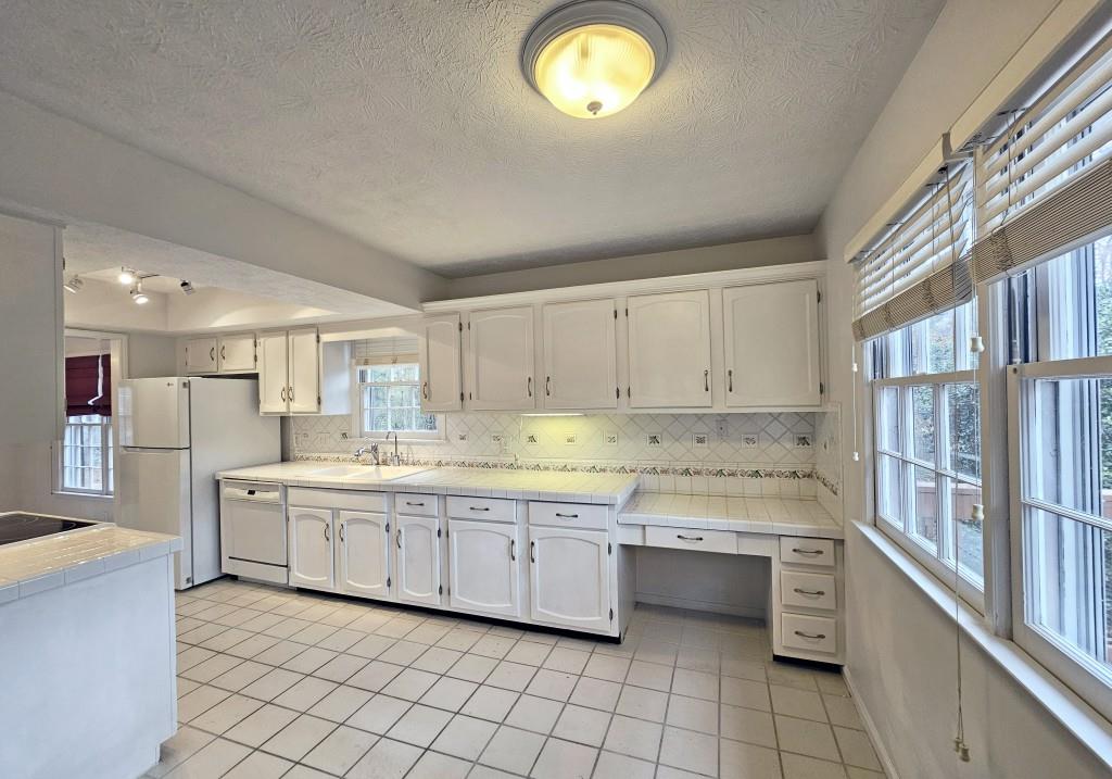 1001 Dunwoody Chace Unit 1001, Sandy Springs, Georgia 30328, 3 Bedrooms Bedrooms, ,3 BathroomsBathrooms,Residential,Sold,1001 Dunwoody Chace Unit 1001,7347348