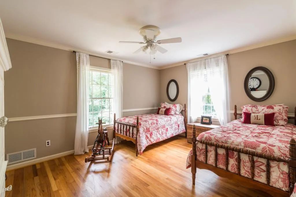 7220 Twin Branch Road, Atlanta, Georgia 30328, 4 Bedrooms Bedrooms, ,2 BathroomsBathrooms,Residential,Sold,7220 Twin Branch Road,6057137