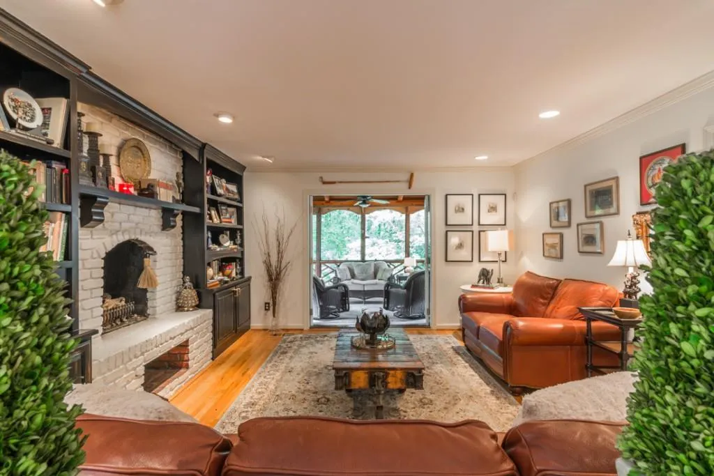 7220 Twin Branch Road, Atlanta, Georgia 30328, 4 Bedrooms Bedrooms, ,2 BathroomsBathrooms,Residential,Sold,7220 Twin Branch Road,6057137