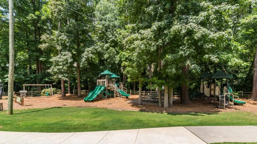 7220 Twin Branch Road, Atlanta, Georgia 30328, 4 Bedrooms Bedrooms, ,2 BathroomsBathrooms,Residential,Sold,7220 Twin Branch Road,6057137
