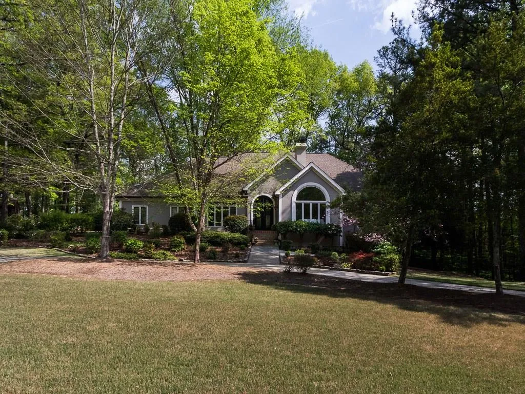 5760 Heards Forest Drive, Atlanta, Georgia 30328, 6 Bedrooms Bedrooms, ,5 BathroomsBathrooms,Residential,Sold,5760 Heards Forest Drive,5835154