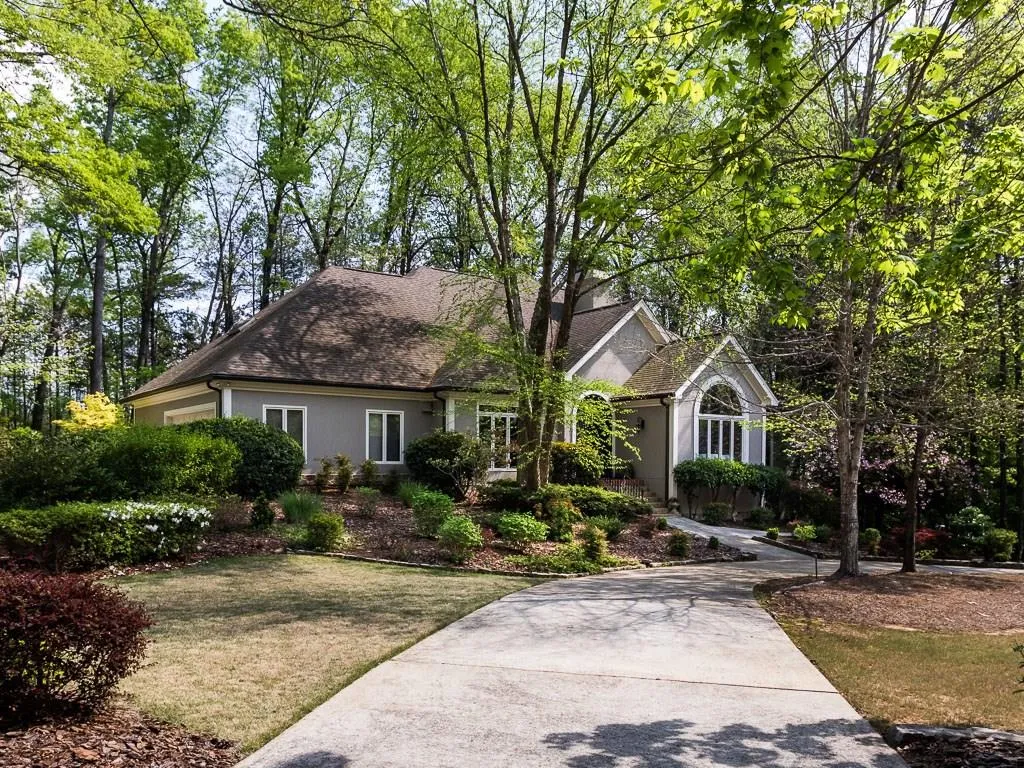 5760 Heards Forest Drive, Atlanta, Georgia 30328, 6 Bedrooms Bedrooms, ,5 BathroomsBathrooms,Residential,Sold,5760 Heards Forest Drive,5835154