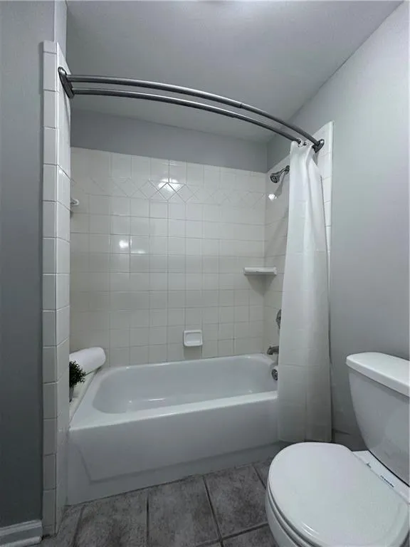 4244 River Green Drive Nw Unit 111, Atlanta, Georgia 30327, 3 Bedrooms Bedrooms, ,2 BathroomsBathrooms,Residential,For Sale,4244 River Green Drive Nw Unit 111,7522054