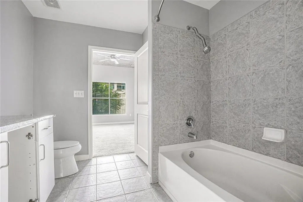 250 Pharr Road Ne, Atlanta, Georgia 30305, 2 Bedrooms Bedrooms, ,2 BathroomsBathrooms,Residential,For Sale,250 Pharr Road Ne,7554774