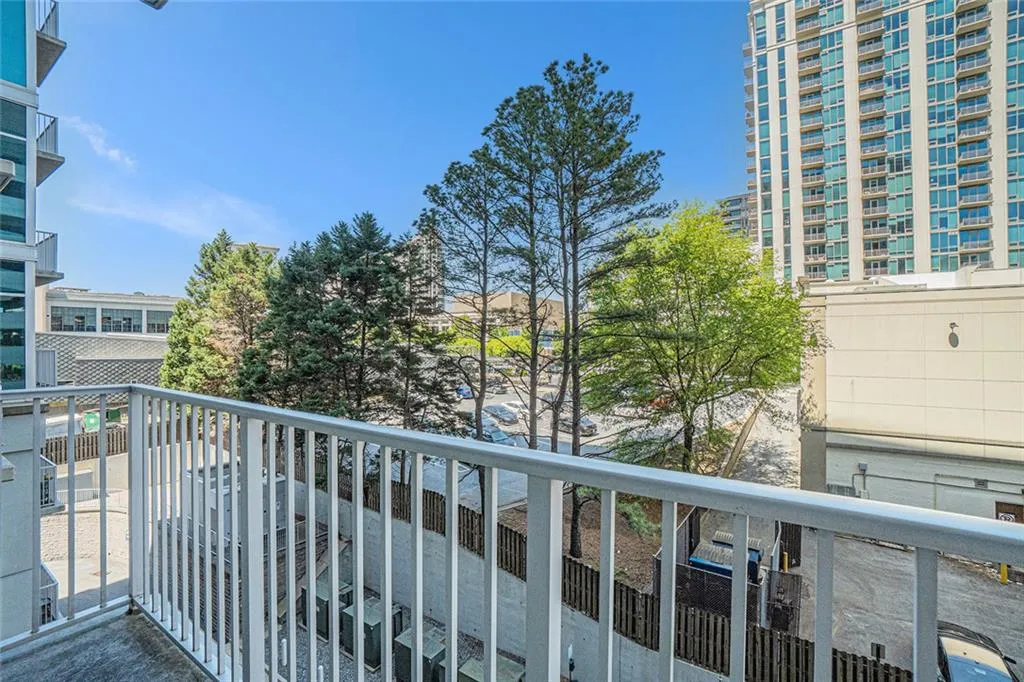 250 Pharr Road Ne, Atlanta, Georgia 30305, 2 Bedrooms Bedrooms, ,2 BathroomsBathrooms,Residential,For Sale,250 Pharr Road Ne,7554774