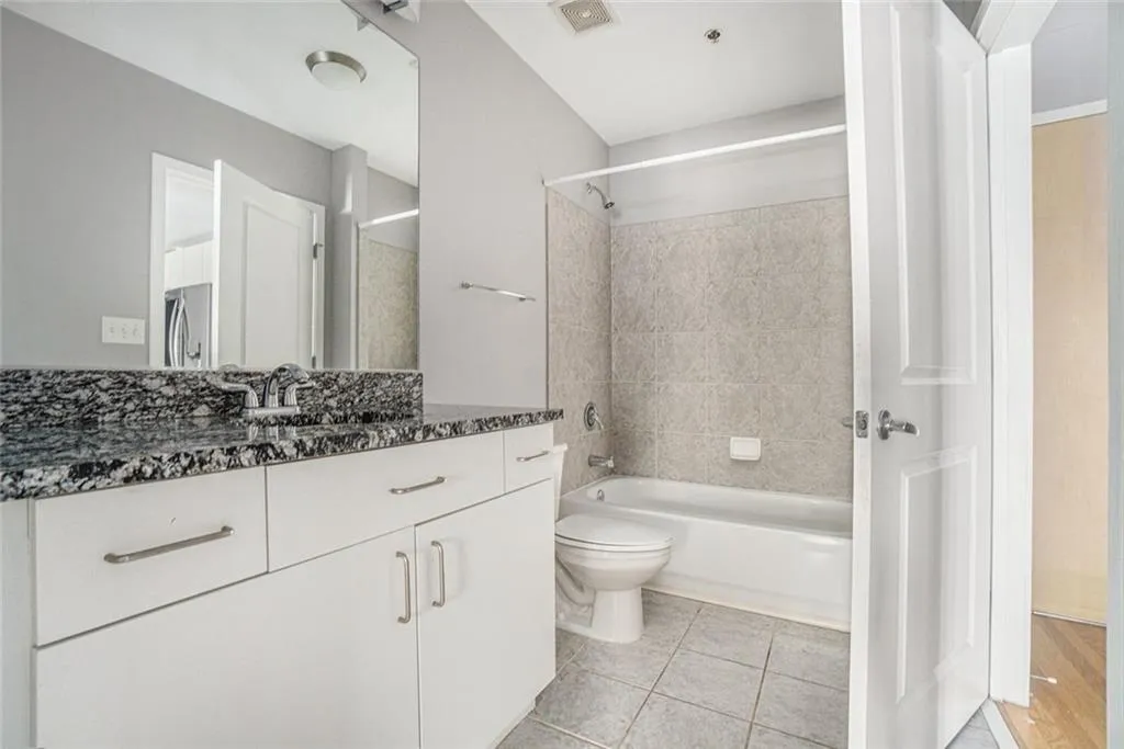 250 Pharr Road Ne, Atlanta, Georgia 30305, 2 Bedrooms Bedrooms, ,2 BathroomsBathrooms,Residential,For Sale,250 Pharr Road Ne,7554774