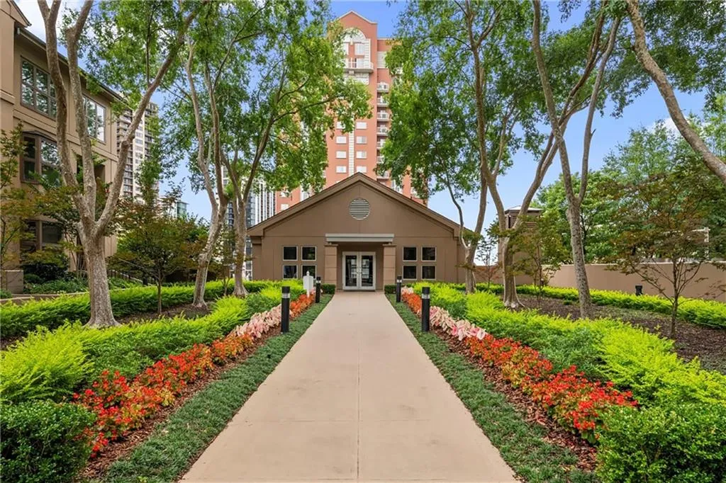 3475 Oak Valley Road Unit 1850, Atlanta, Georgia 30326, 1 Bedroom Bedrooms, ,1 BathroomBathrooms,Residential,For Sale,3475 Oak Valley Road Unit 1850,7579256