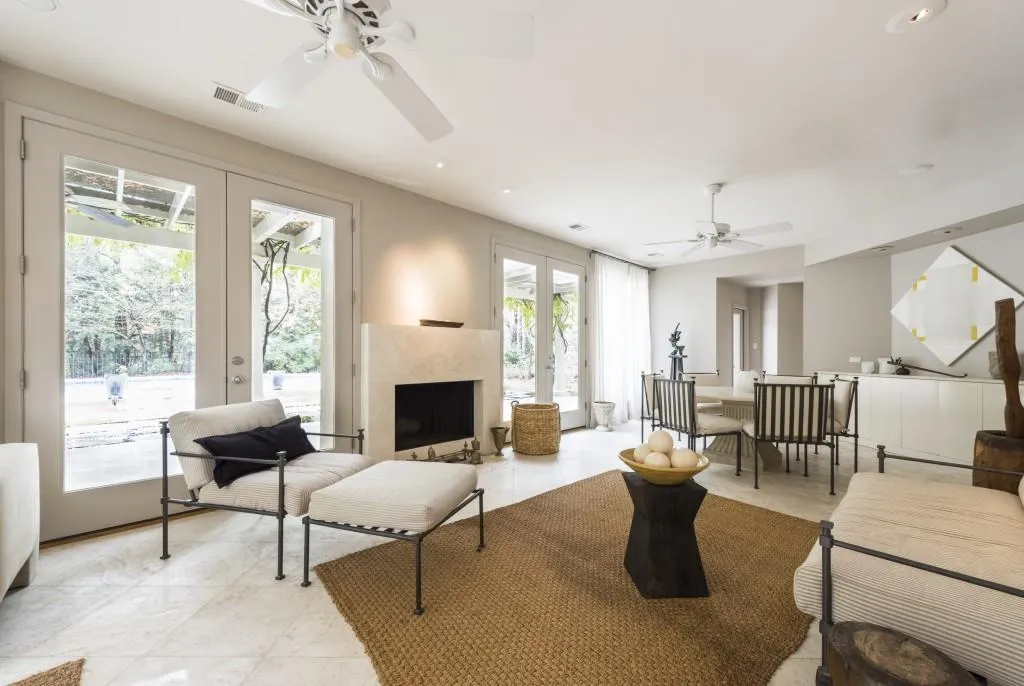 210 N Chambord Drive Nw, Atlanta, Georgia 30327, 6 Bedrooms Bedrooms, ,5 BathroomsBathrooms,Residential,Sold,210 N Chambord Drive Nw,5620394