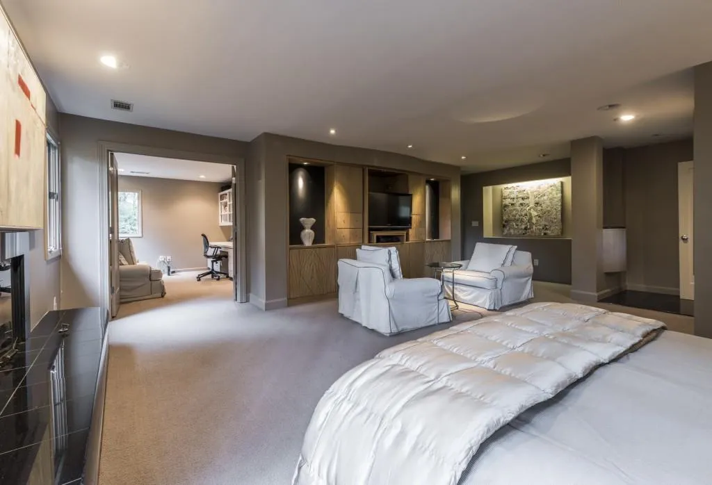 210 N Chambord Drive Nw, Atlanta, Georgia 30327, 6 Bedrooms Bedrooms, ,5 BathroomsBathrooms,Residential,Sold,210 N Chambord Drive Nw,5620394