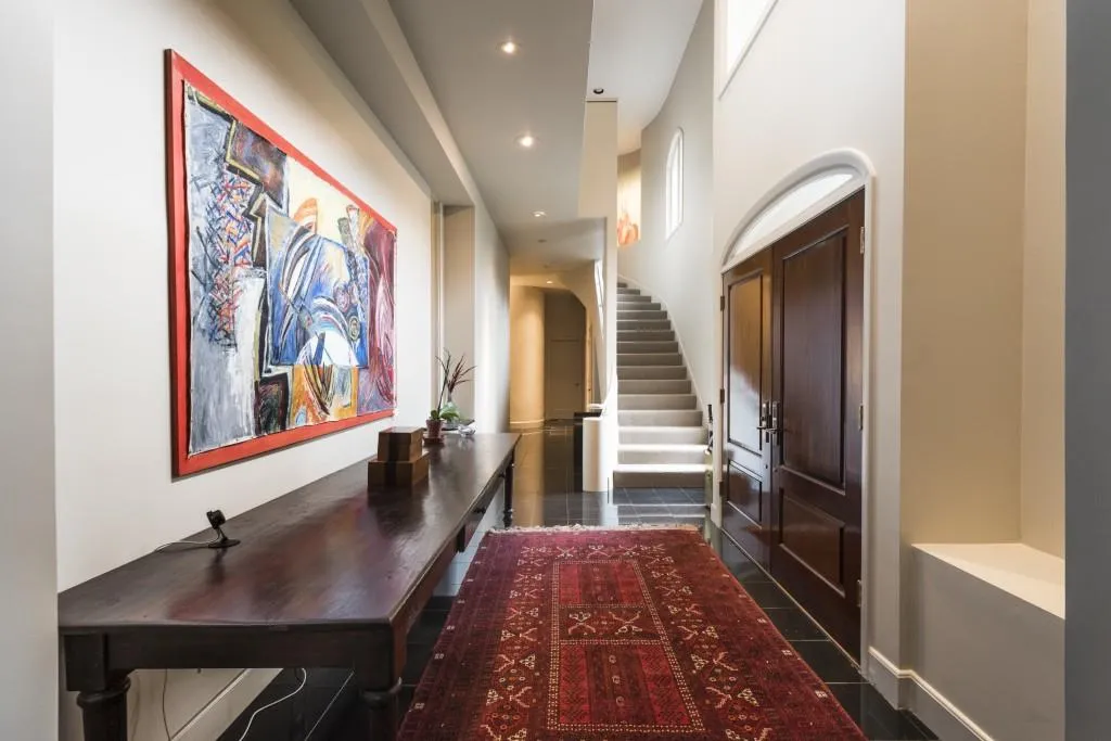 210 N Chambord Drive Nw, Atlanta, Georgia 30327, 6 Bedrooms Bedrooms, ,5 BathroomsBathrooms,Residential,Sold,210 N Chambord Drive Nw,5620394