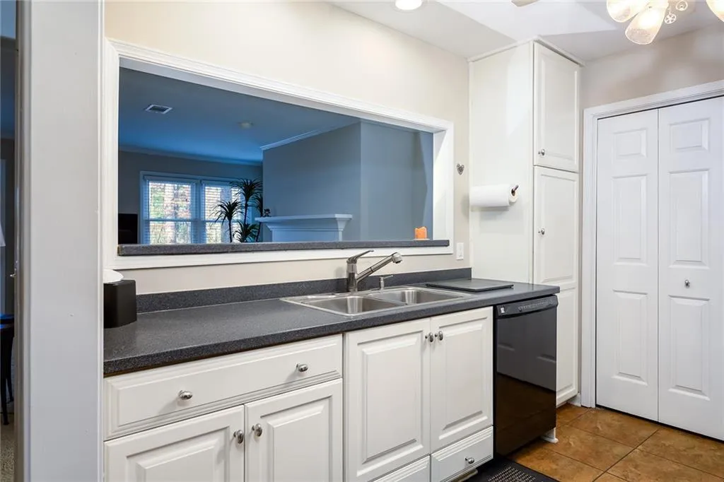 207 Bainbridge Drive, Sandy Springs, Georgia 30327, 2 Bedrooms Bedrooms, ,2 BathroomsBathrooms,Residential,Sold,207 Bainbridge Drive,6784716