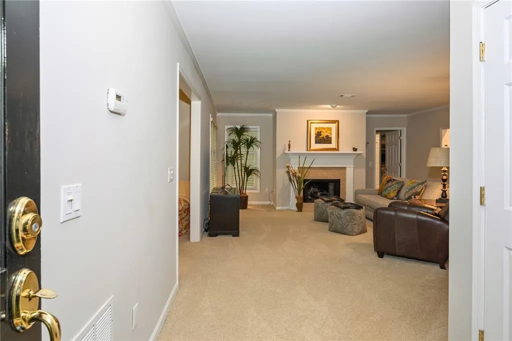 207 Bainbridge Drive, Sandy Springs, Georgia 30327, 2 Bedrooms Bedrooms, ,2 BathroomsBathrooms,Residential,Sold,207 Bainbridge Drive,6784716