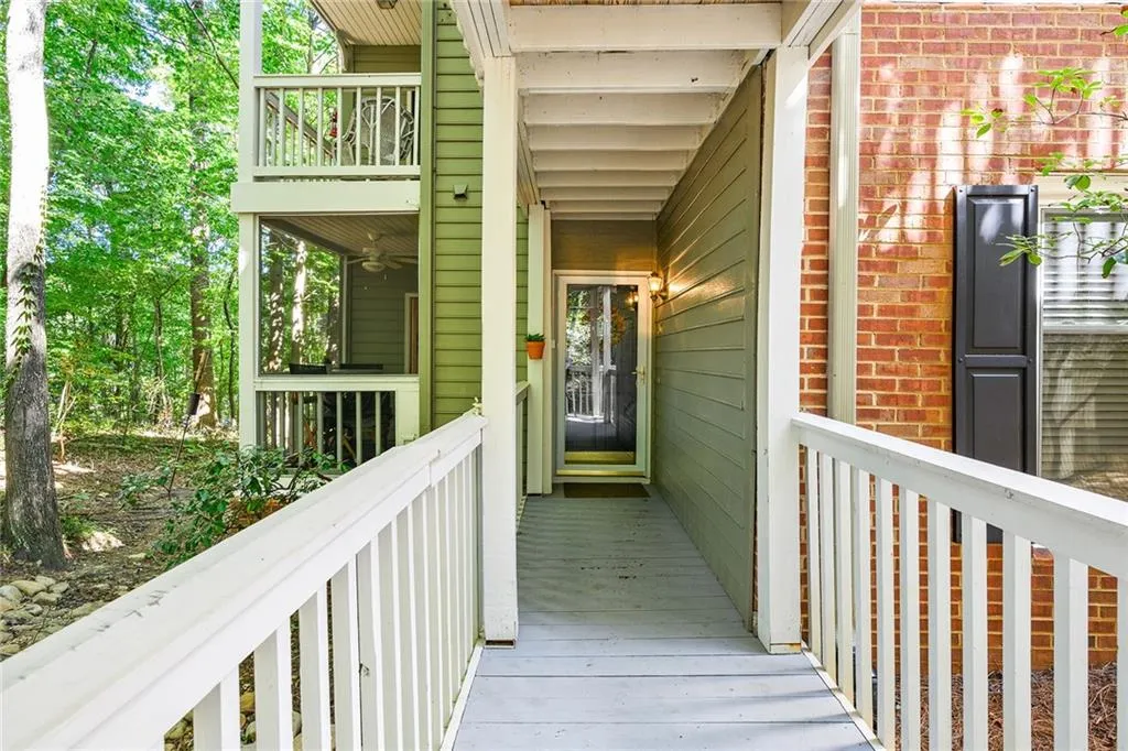 207 Bainbridge Drive, Sandy Springs, Georgia 30327, 2 Bedrooms Bedrooms, ,2 BathroomsBathrooms,Residential,Sold,207 Bainbridge Drive,6784716