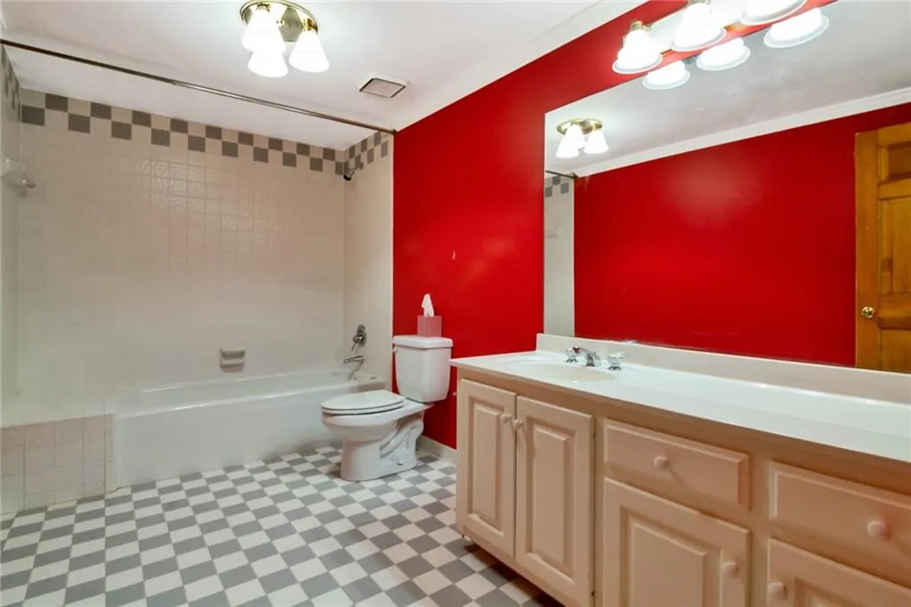 4855 Franklin Pond, Atlanta, Georgia 30342, 6 Bedrooms Bedrooms, ,4 BathroomsBathrooms,Residential,Sold,4855 Franklin Pond,6557640