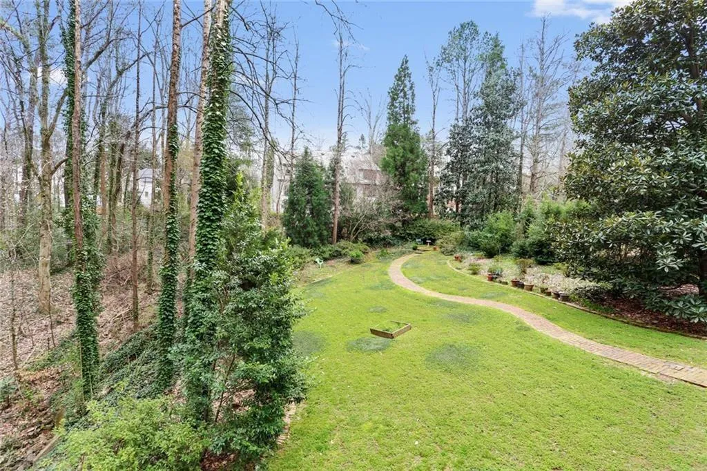 4855 Franklin Pond, Atlanta, Georgia 30342, 6 Bedrooms Bedrooms, ,4 BathroomsBathrooms,Residential,Sold,4855 Franklin Pond,6557640