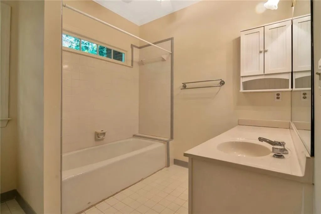 4855 Franklin Pond, Atlanta, Georgia 30342, 6 Bedrooms Bedrooms, ,4 BathroomsBathrooms,Residential,Sold,4855 Franklin Pond,6557640