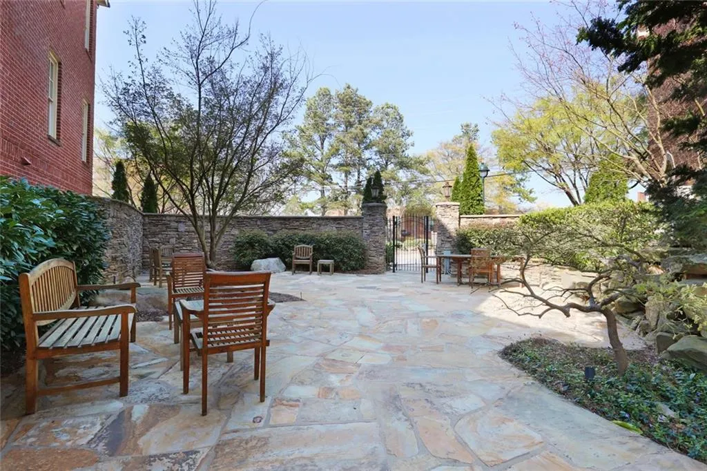 6081 City Walk Lane, Atlanta, Georgia 30328, 3 Bedrooms Bedrooms, ,3 BathroomsBathrooms,Residential,Sold,6081 City Walk Lane,5664682