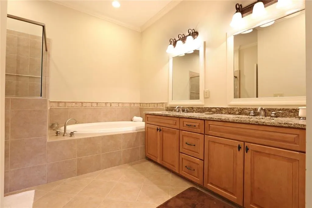 6081 City Walk Lane, Atlanta, Georgia 30328, 3 Bedrooms Bedrooms, ,3 BathroomsBathrooms,Residential,Sold,6081 City Walk Lane,5664682