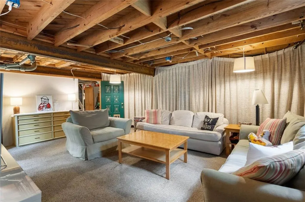 438 Hilderbrand Drive, Atlanta, Georgia 30328, 3 Bedrooms Bedrooms, ,1 BathroomBathrooms,Residential,Sold,438 Hilderbrand Drive,6893632