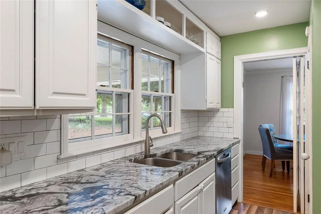 438 Hilderbrand Drive, Atlanta, Georgia 30328, 3 Bedrooms Bedrooms, ,1 BathroomBathrooms,Residential,Sold,438 Hilderbrand Drive,6893632