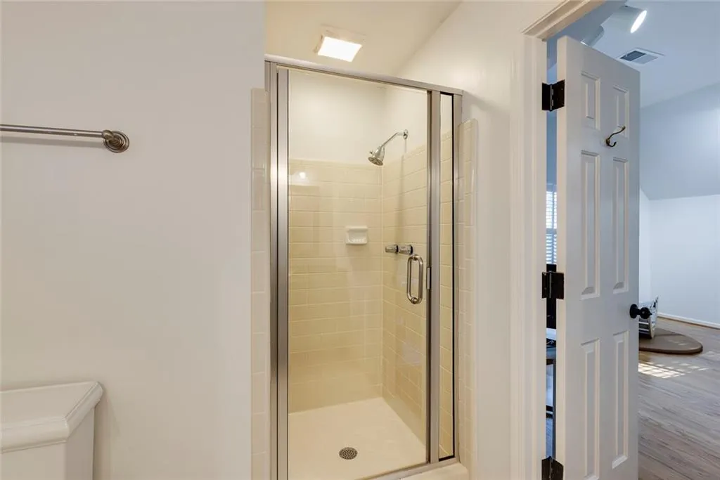 Bonus room ensuite bath.