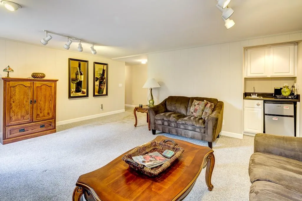 355 Spindle Court, Sandy Springs, Georgia 30350, 5 Bedrooms Bedrooms, ,4 BathroomsBathrooms,Residential,Sold,355 Spindle Court,5655563