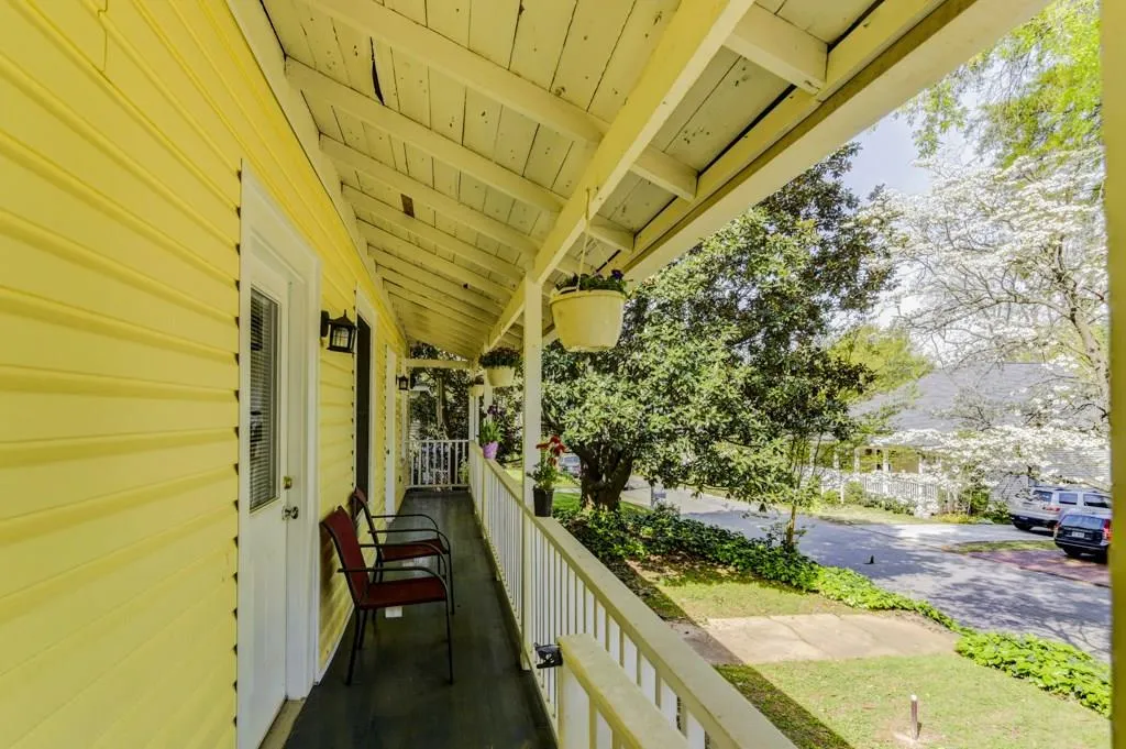 2964 Layton Avenue Nw, Atlanta, Georgia 30318, 2 Bedrooms Bedrooms, ,1 BathroomBathrooms,Residential,Sold,2964 Layton Avenue Nw,5959536