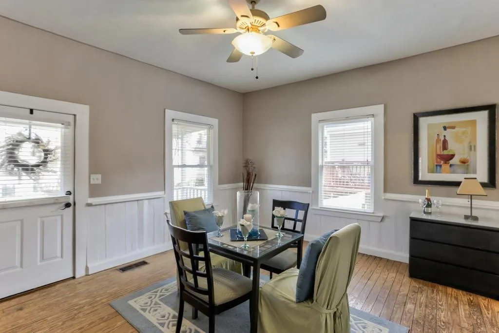 2964 Layton Avenue Nw, Atlanta, Georgia 30318, 2 Bedrooms Bedrooms, ,1 BathroomBathrooms,Residential,Sold,2964 Layton Avenue Nw,5959536
