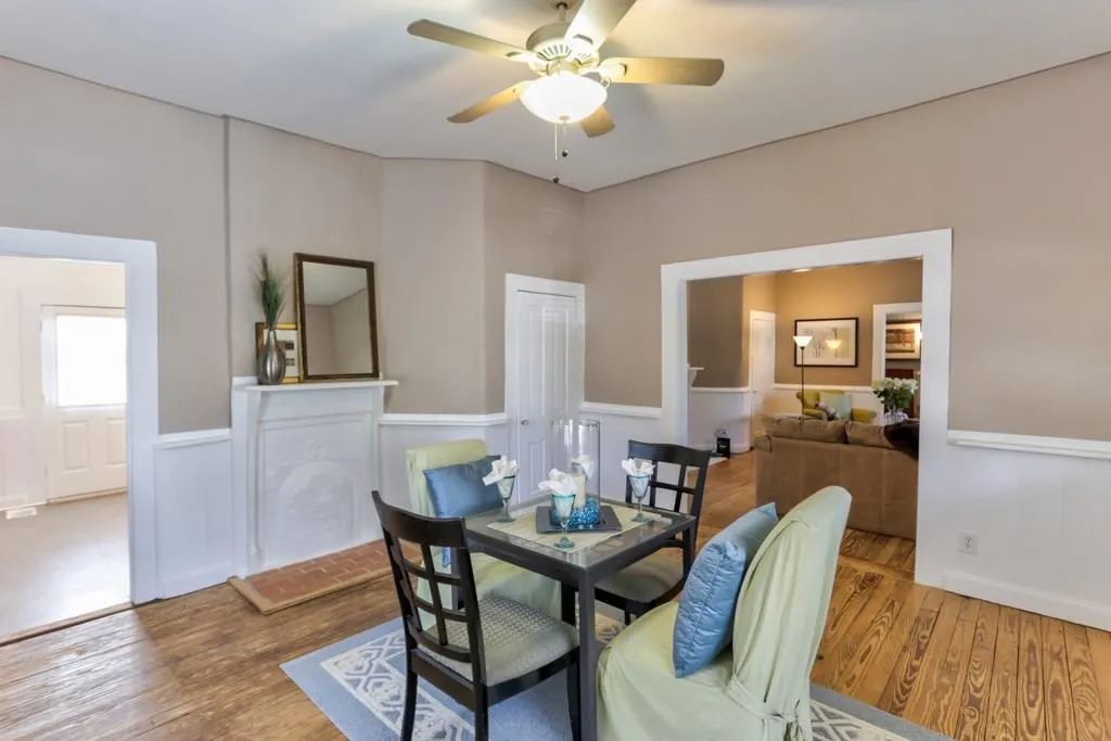 2964 Layton Avenue Nw, Atlanta, Georgia 30318, 2 Bedrooms Bedrooms, ,1 BathroomBathrooms,Residential,Sold,2964 Layton Avenue Nw,5959536