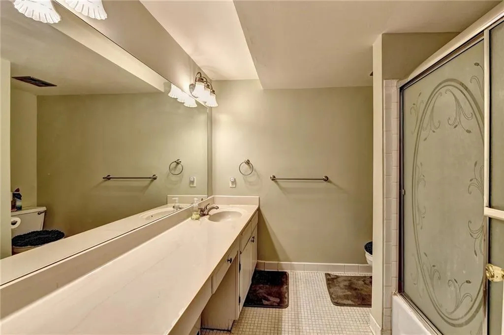 6851 Roswell Road Unit K13, Sandy Springs, Georgia 30328, 3 Bedrooms Bedrooms, ,2 BathroomsBathrooms,Residential,Sold,6851 Roswell Road Unit K13,7172291