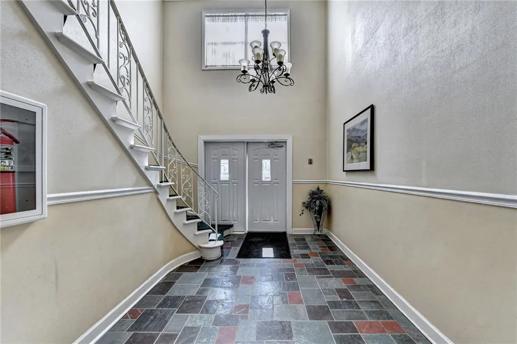 6851 Roswell Road Unit K13, Sandy Springs, Georgia 30328, 3 Bedrooms Bedrooms, ,2 BathroomsBathrooms,Residential,Sold,6851 Roswell Road Unit K13,7172291