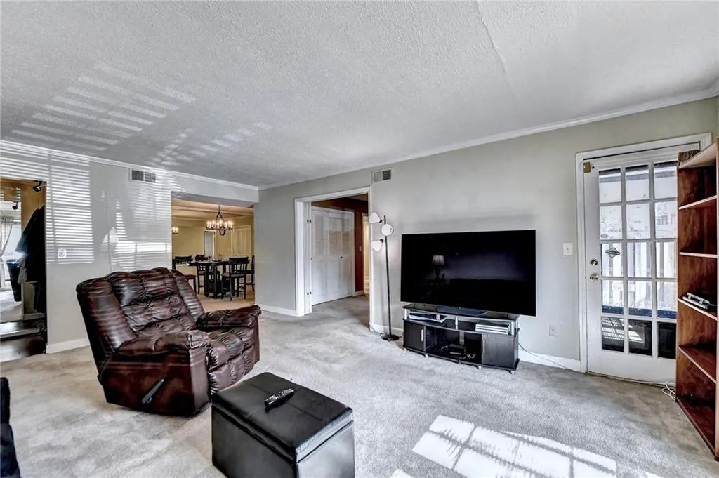 6851 Roswell Road Unit K13, Sandy Springs, Georgia 30328, 3 Bedrooms Bedrooms, ,2 BathroomsBathrooms,Residential,Sold,6851 Roswell Road Unit K13,7172291