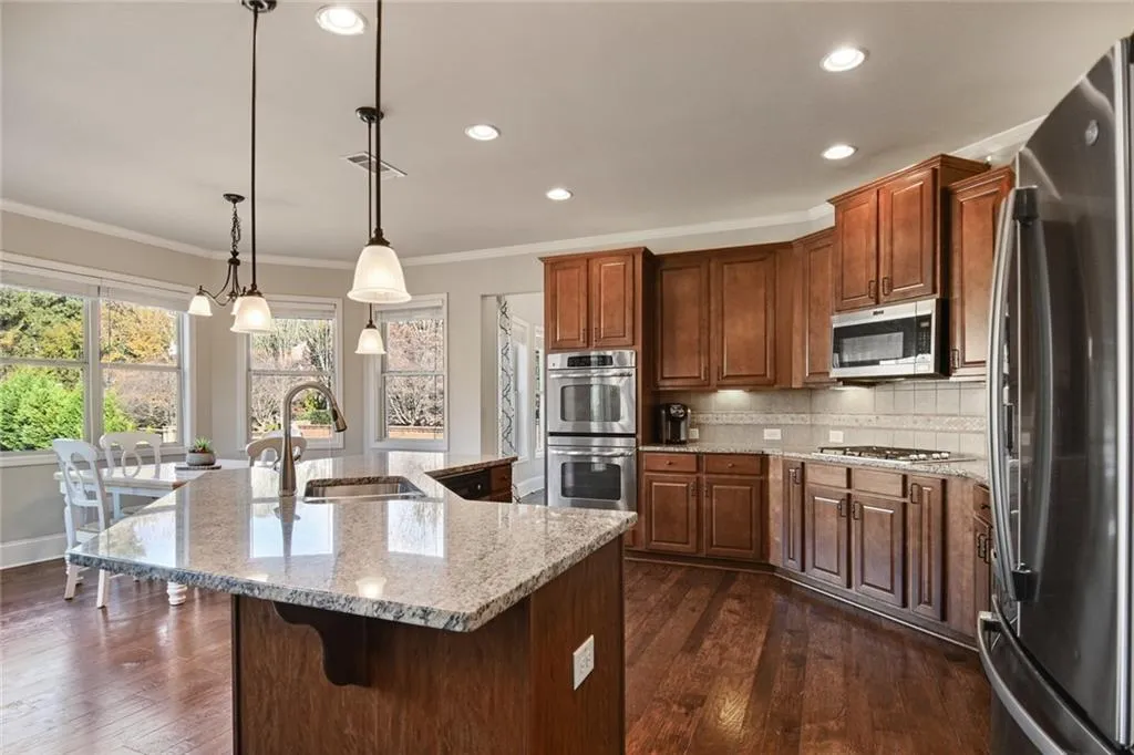 7800 Stratford Lane, Sandy Springs, Georgia 30350, 5 Bedrooms Bedrooms, ,4 BathroomsBathrooms,Residential,Sold,7800 Stratford Lane,6800755