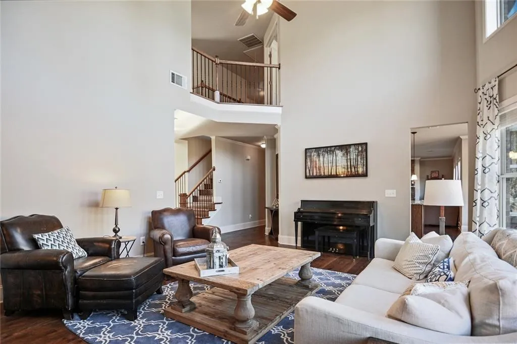 7800 Stratford Lane, Sandy Springs, Georgia 30350, 5 Bedrooms Bedrooms, ,4 BathroomsBathrooms,Residential,Sold,7800 Stratford Lane,6800755