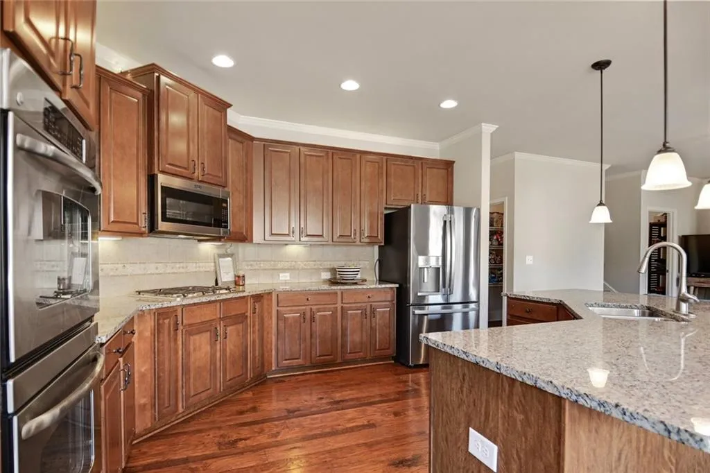 7800 Stratford Lane, Sandy Springs, Georgia 30350, 5 Bedrooms Bedrooms, ,4 BathroomsBathrooms,Residential,Sold,7800 Stratford Lane,6800755