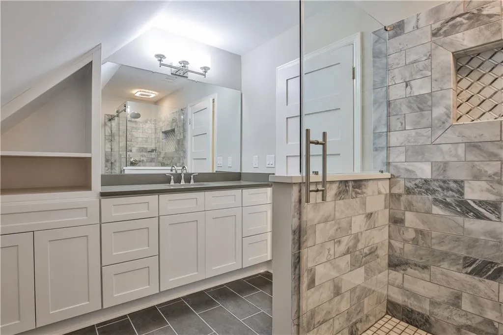 2570 Spalding Drive, Atlanta, Georgia 30350, 5 Bedrooms Bedrooms, ,4 BathroomsBathrooms,Residential,Sold,2570 Spalding Drive,6013011