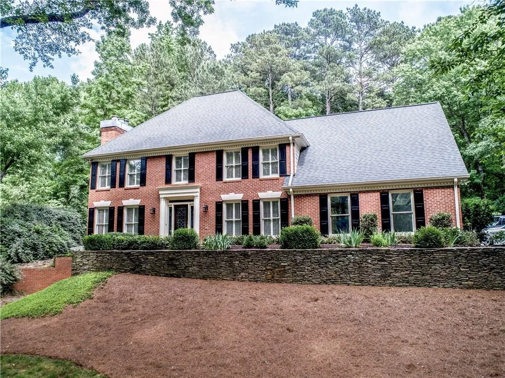2570 Spalding Drive, Atlanta, Georgia 30350, 5 Bedrooms Bedrooms, ,4 BathroomsBathrooms,Residential,Sold,2570 Spalding Drive,6013011