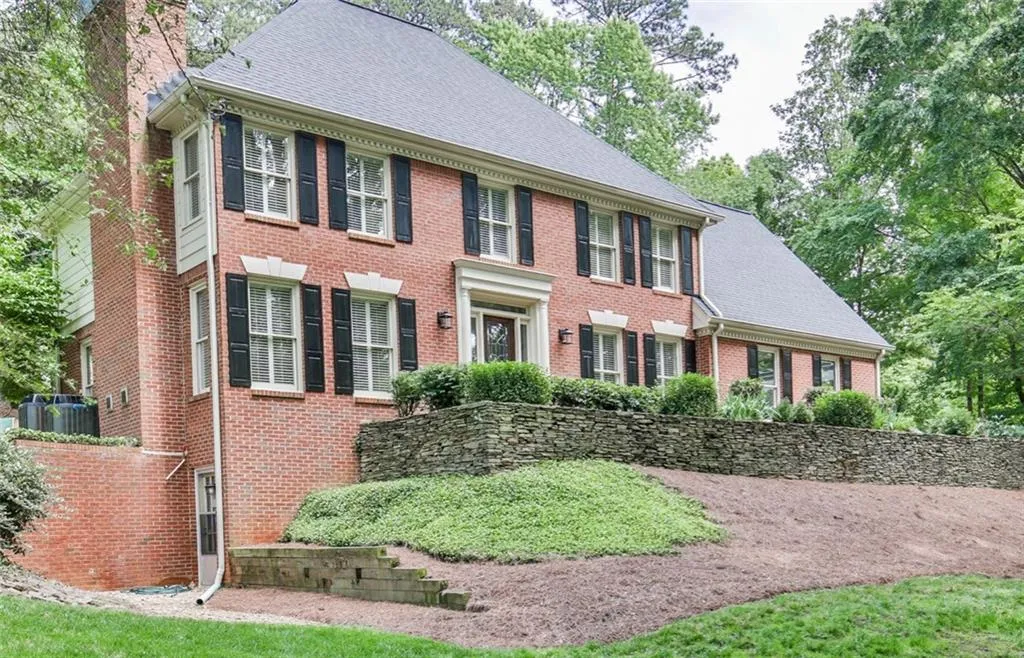 2570 Spalding Drive, Atlanta, Georgia 30350, 5 Bedrooms Bedrooms, ,4 BathroomsBathrooms,Residential,Sold,2570 Spalding Drive,6013011