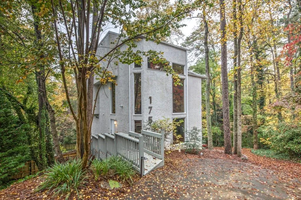 175 Northglenn Court, Sandy Springs, Georgia 30342, 3 Bedrooms Bedrooms, ,2 BathroomsBathrooms,Residential,Sold,175 Northglenn Court,5613379
