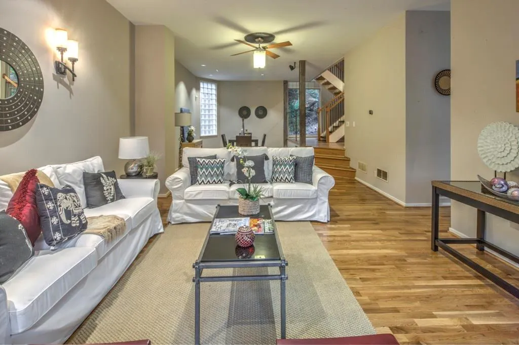 175 Northglenn Court, Sandy Springs, Georgia 30342, 3 Bedrooms Bedrooms, ,2 BathroomsBathrooms,Residential,Sold,175 Northglenn Court,5613379