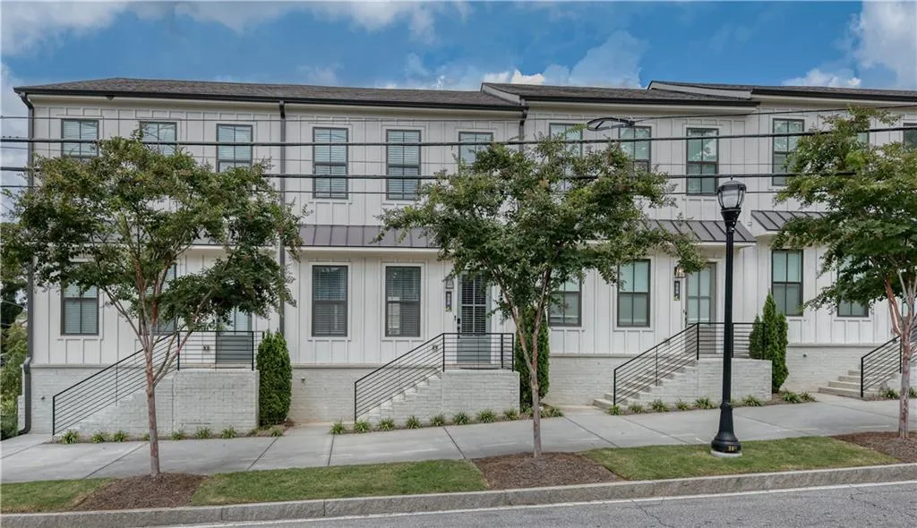 988 Viney Way Nw, Atlanta, Georgia 30318, 2 Bedrooms Bedrooms, ,2 BathroomsBathrooms,Residential,For Sale,988 Viney Way Nw,7646089
