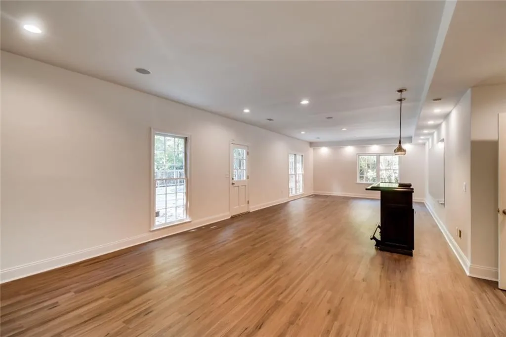 600 Idlewood Drive, Sandy Springs, Georgia 30327, 5 Bedrooms Bedrooms, ,4 BathroomsBathrooms,Residential,Sold,600 Idlewood Drive,6618941