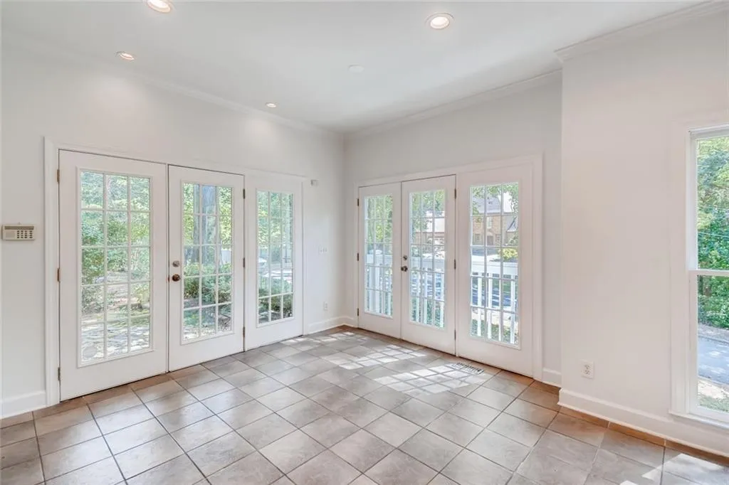 600 Idlewood Drive, Sandy Springs, Georgia 30327, 5 Bedrooms Bedrooms, ,4 BathroomsBathrooms,Residential,Sold,600 Idlewood Drive,6618941