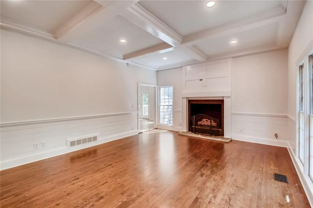 600 Idlewood Drive, Sandy Springs, Georgia 30327, 5 Bedrooms Bedrooms, ,4 BathroomsBathrooms,Residential,Sold,600 Idlewood Drive,6618941
