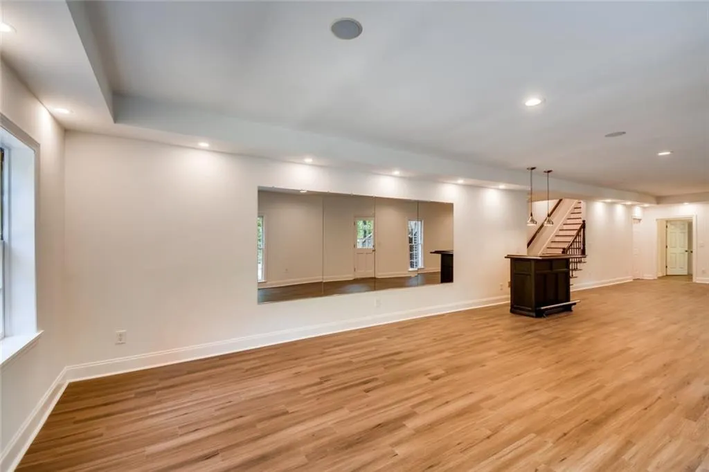 600 Idlewood Drive, Sandy Springs, Georgia 30327, 5 Bedrooms Bedrooms, ,4 BathroomsBathrooms,Residential,Sold,600 Idlewood Drive,6618941