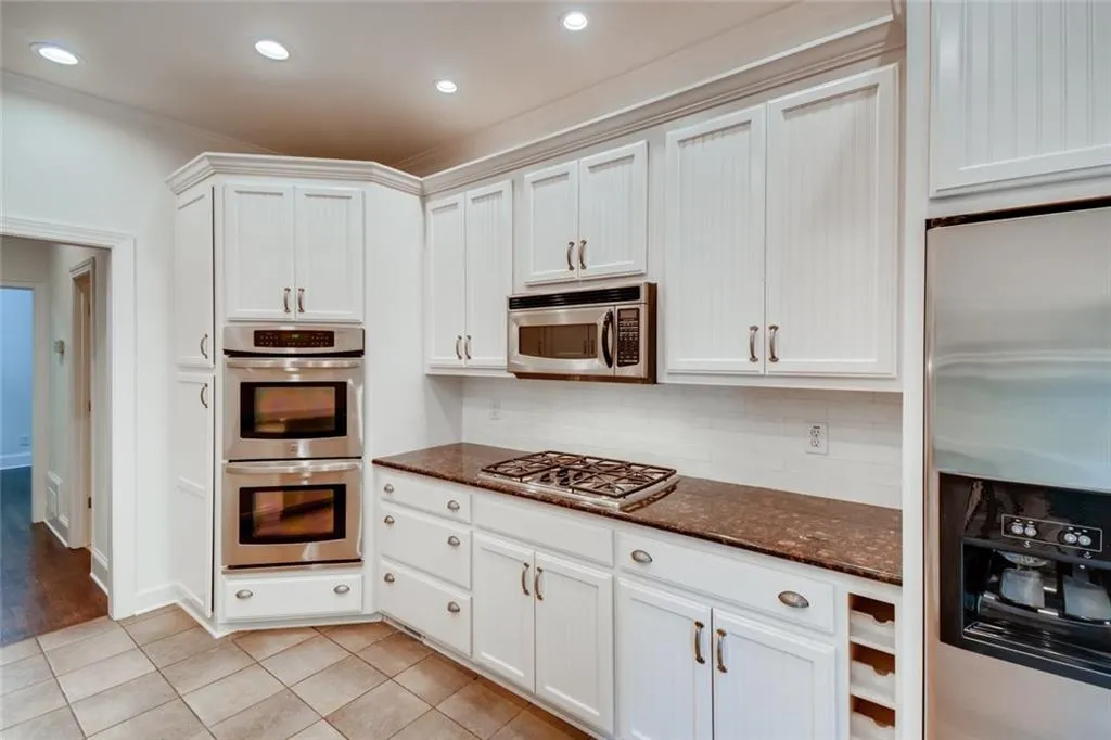 600 Idlewood Drive, Sandy Springs, Georgia 30327, 5 Bedrooms Bedrooms, ,4 BathroomsBathrooms,Residential,Sold,600 Idlewood Drive,6618941