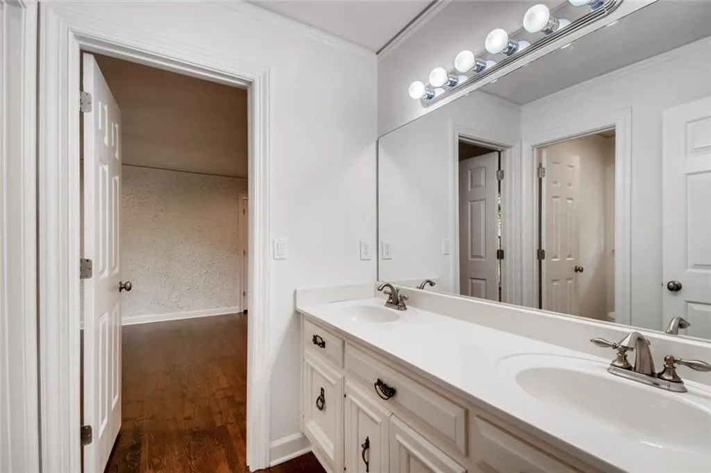 600 Idlewood Drive, Sandy Springs, Georgia 30327, 5 Bedrooms Bedrooms, ,4 BathroomsBathrooms,Residential,Sold,600 Idlewood Drive,6618941