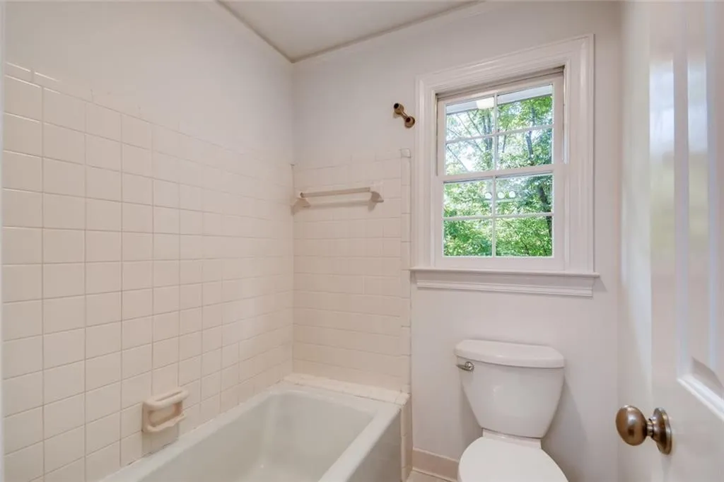 600 Idlewood Drive, Sandy Springs, Georgia 30327, 5 Bedrooms Bedrooms, ,4 BathroomsBathrooms,Residential,Sold,600 Idlewood Drive,6618941