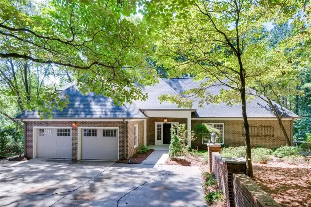 600 Idlewood Drive, Sandy Springs, Georgia 30327, 5 Bedrooms Bedrooms, ,4 BathroomsBathrooms,Residential,Sold,600 Idlewood Drive,6618941